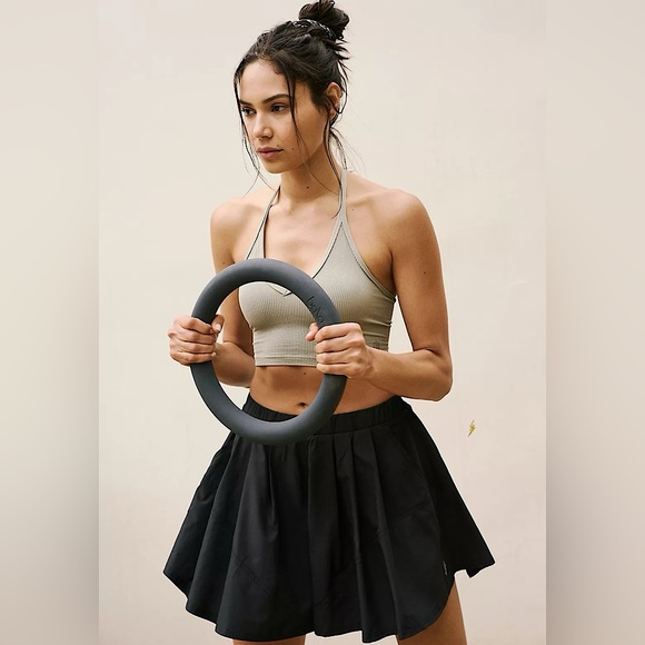 NEW Free People Movement Center Court
Shorts - Picture 3 of 8